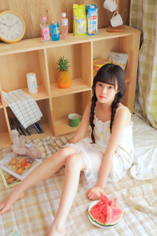 楼上的小女孩